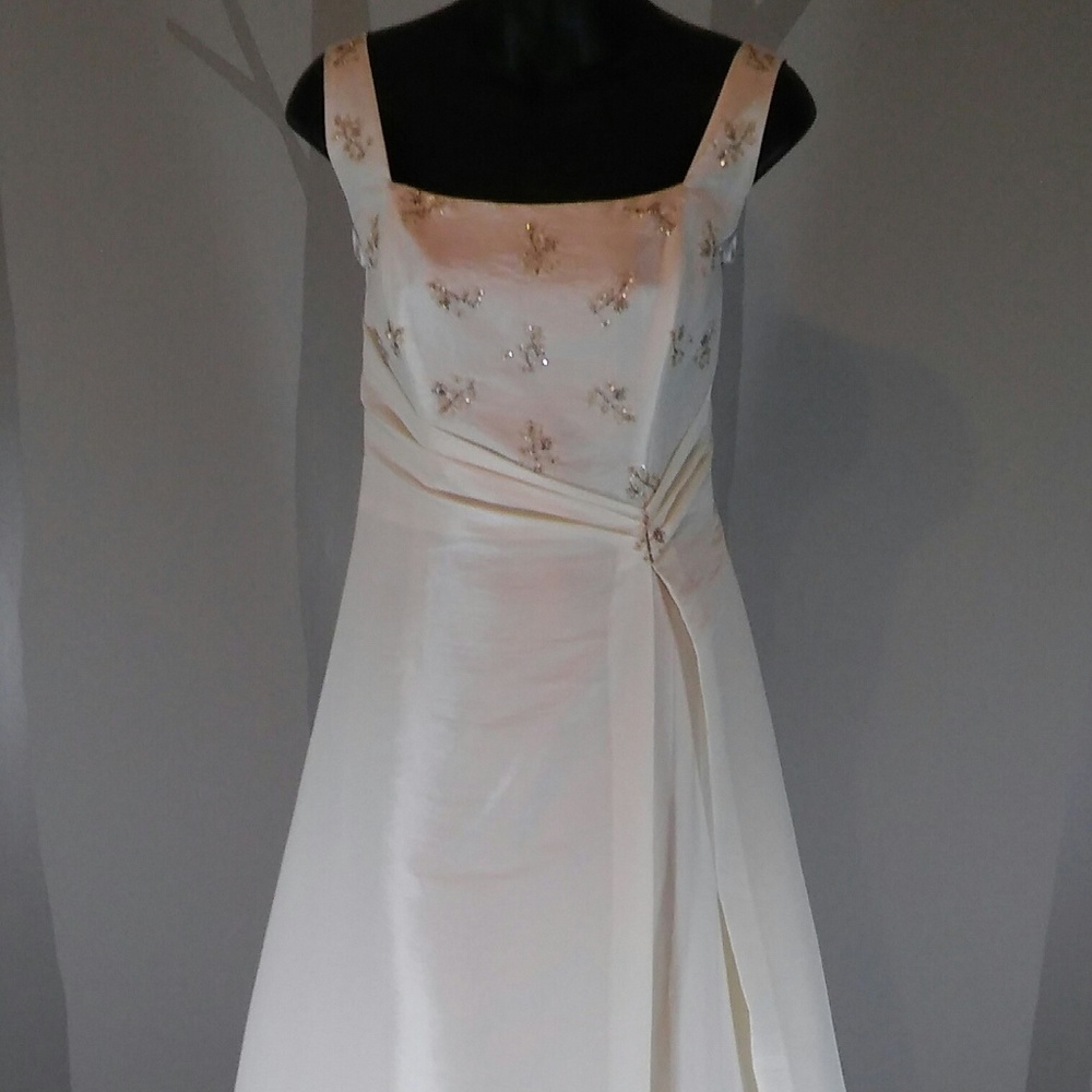 Size 12 Landa-Ivory NWT Wedding Dress